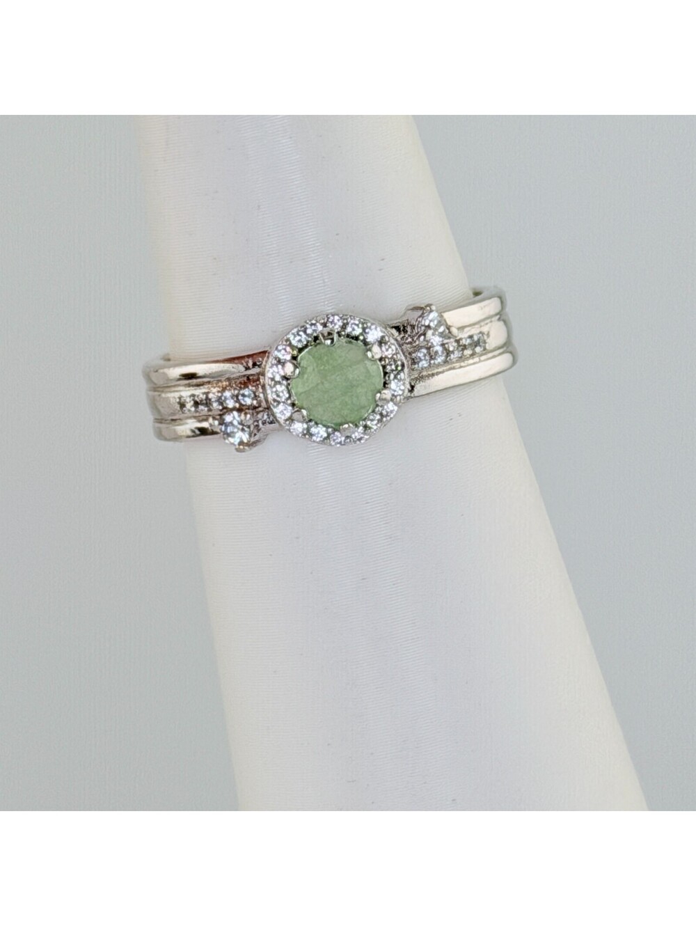 Bomb Party Size 10 Genuine Green Quartz on Rhodium RETRO (No bag)